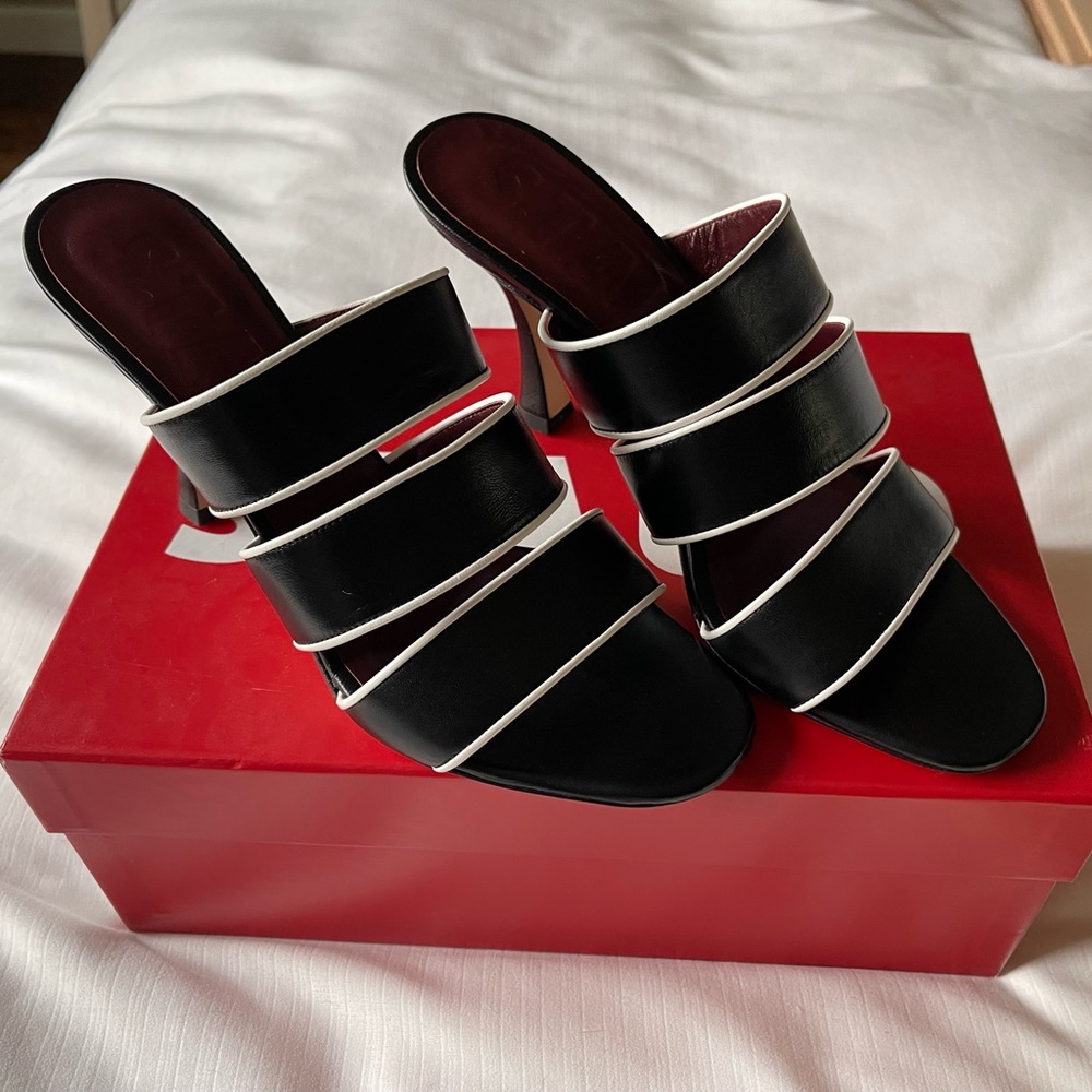 STAUD Sonny Sandal in Black/White size 39